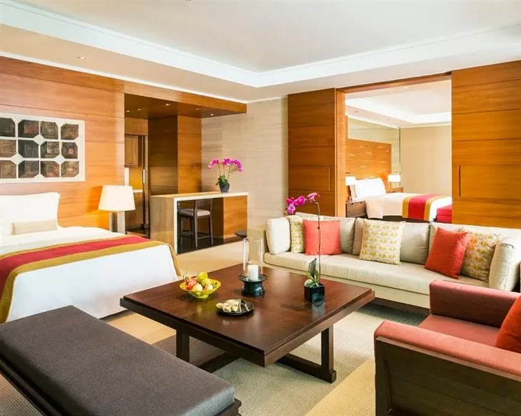 Meza ya mabaya ya chambre ya hôtel .